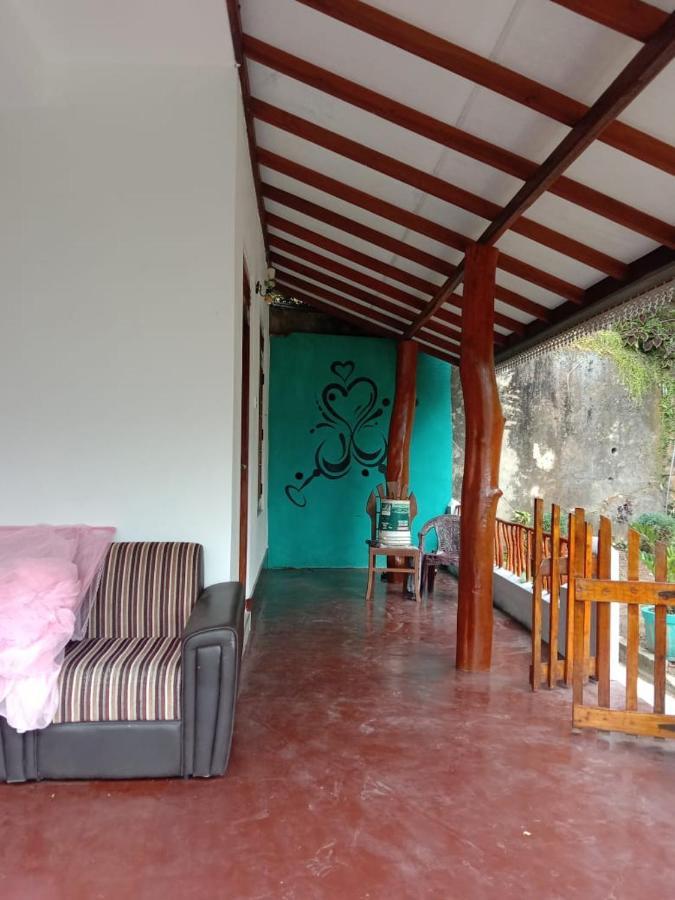 Hotel Induwara Guest à Ella Extérieur photo