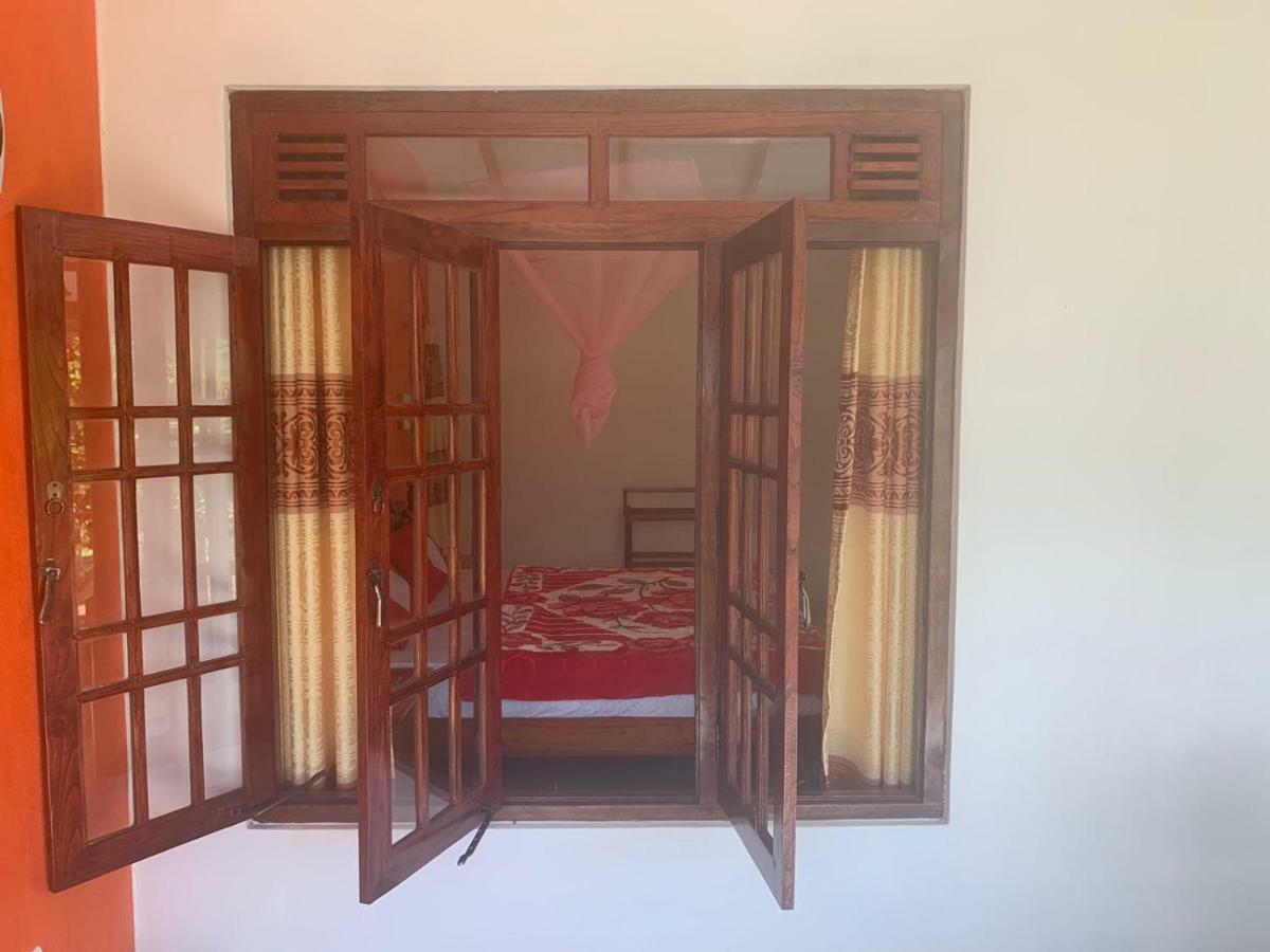 Hotel Induwara Guest à Ella Extérieur photo