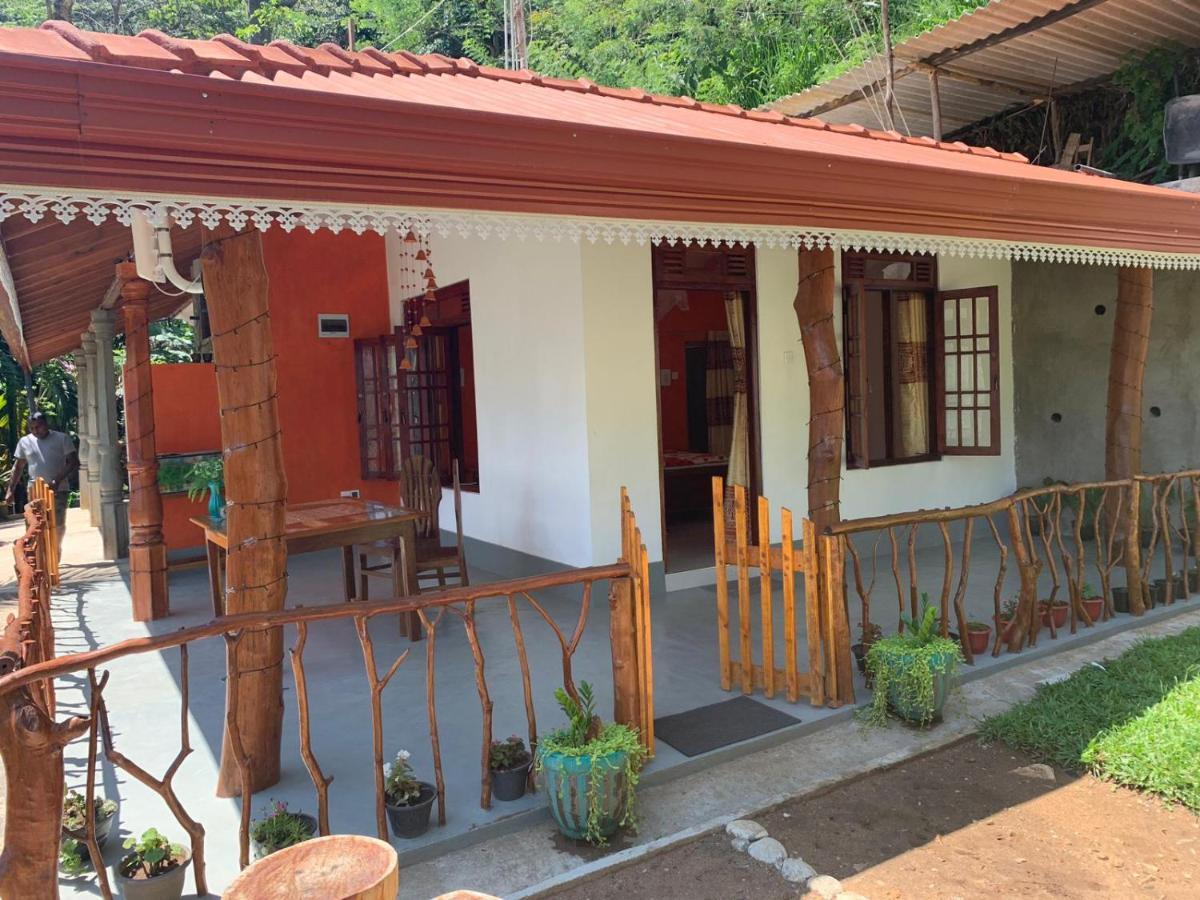 Hotel Induwara Guest à Ella Extérieur photo
