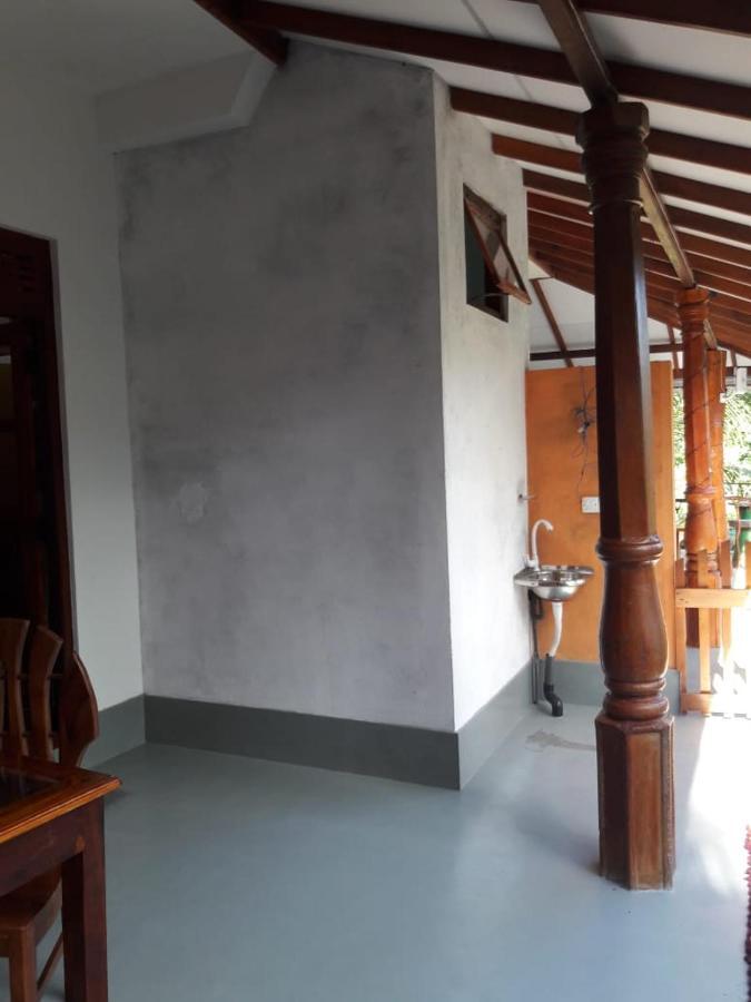 Hotel Induwara Guest à Ella Extérieur photo